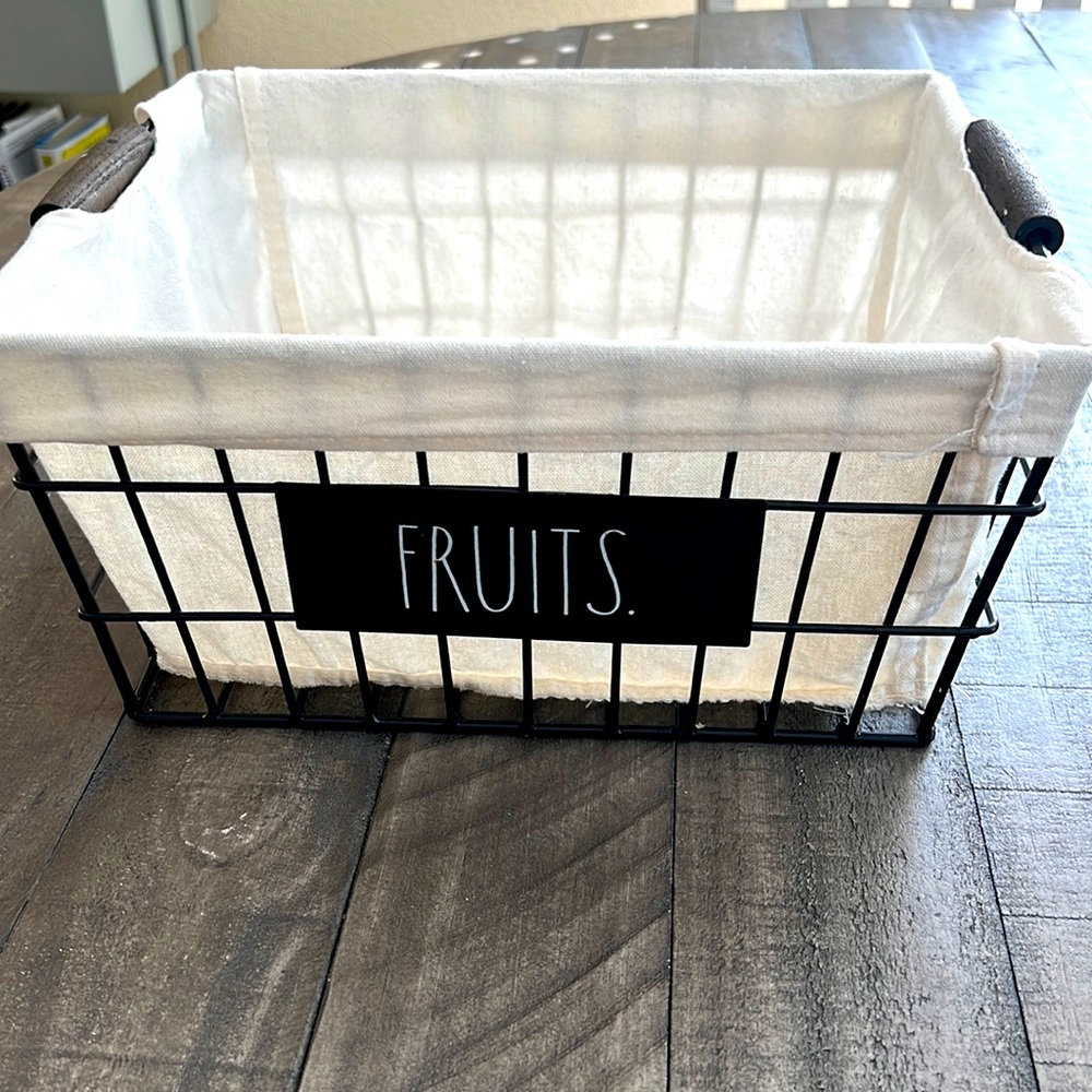 Black and white “FRUITS” basket MED size. NWOT